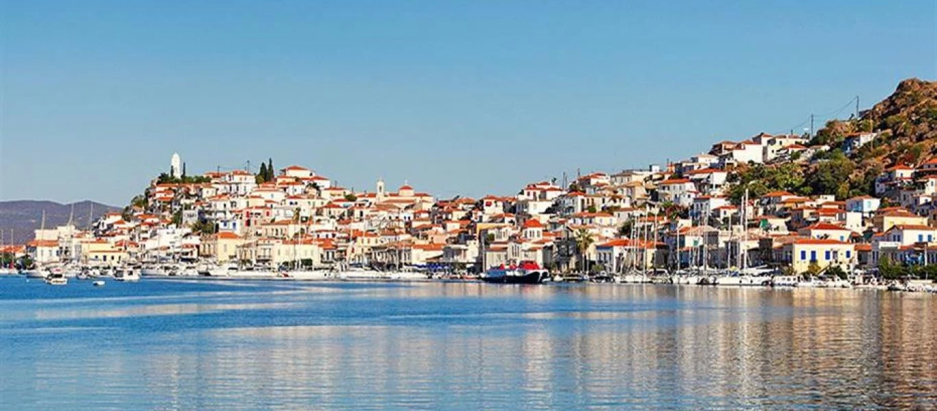 Πόρος: Πέντε νέα μέτρα μετά την «έκρηξη» κρουσμάτων - Τέλος στα πάρτι και συναθροίσεις μέχρι 9 άτομα